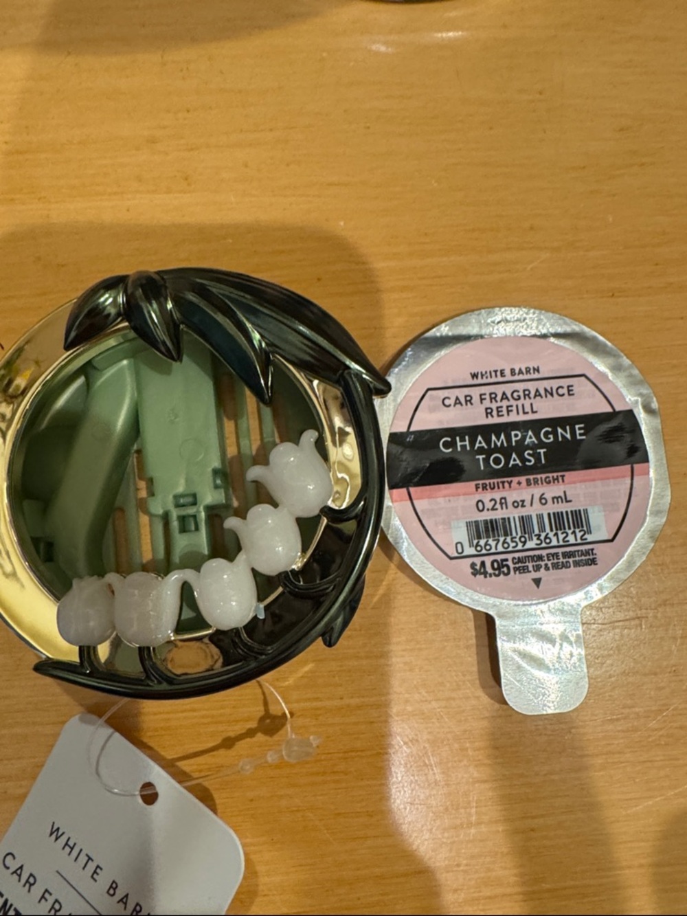 White Barn Car Tulip Fragrance Clip & Refill